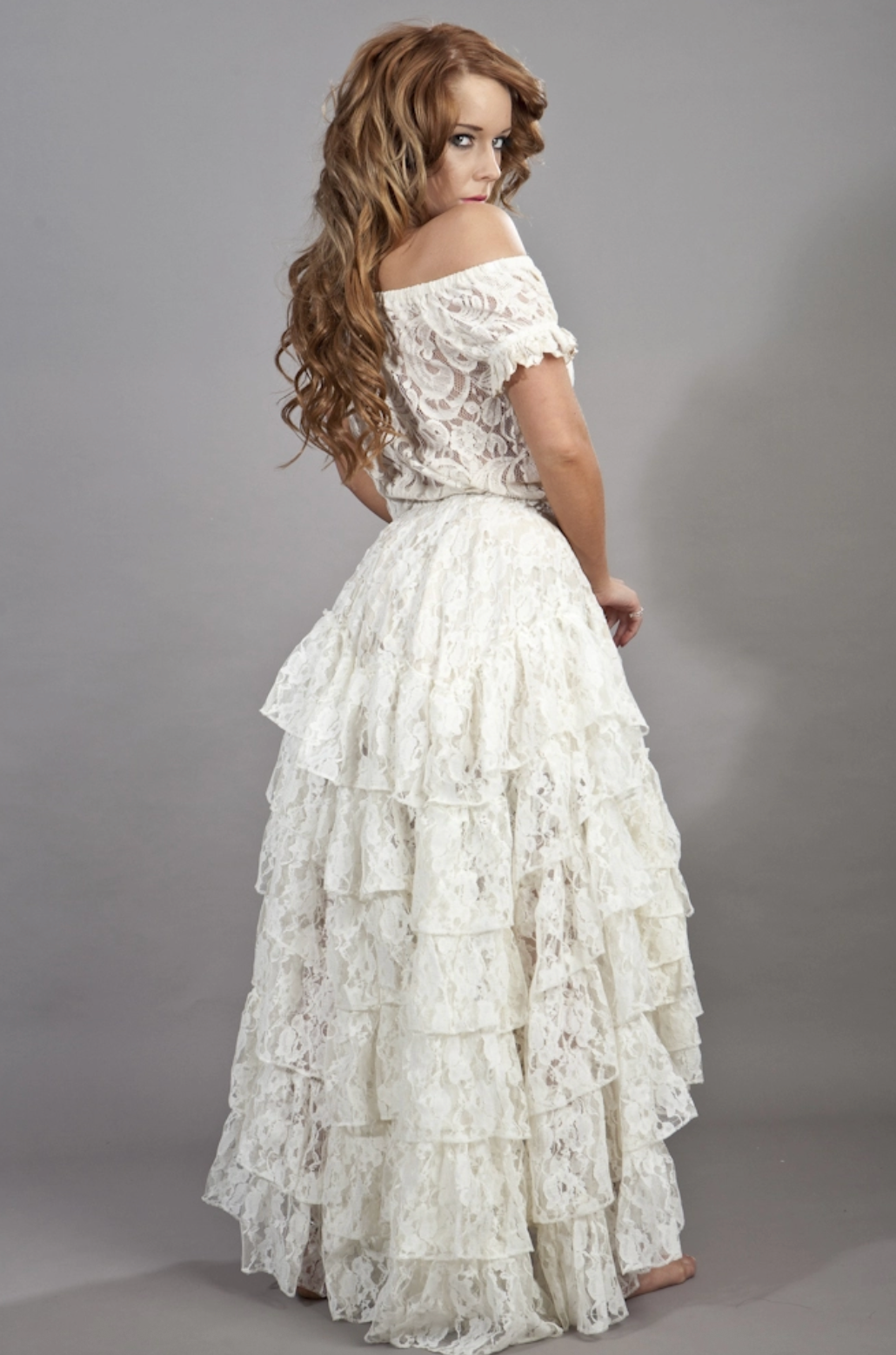 Amelia Long Burlesque Skirt in Cream Lace