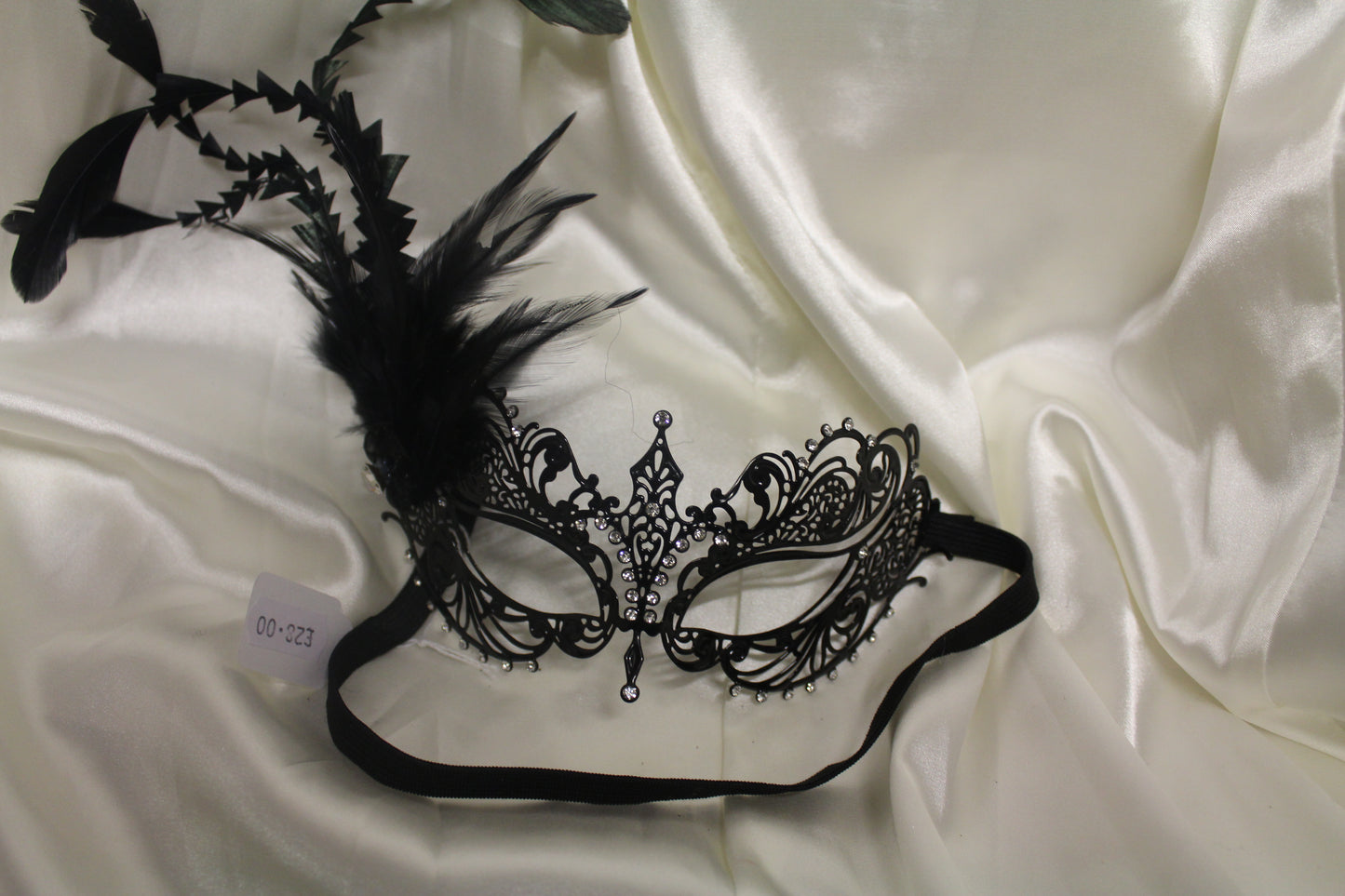 Black Metal Feather Masquerade Mask