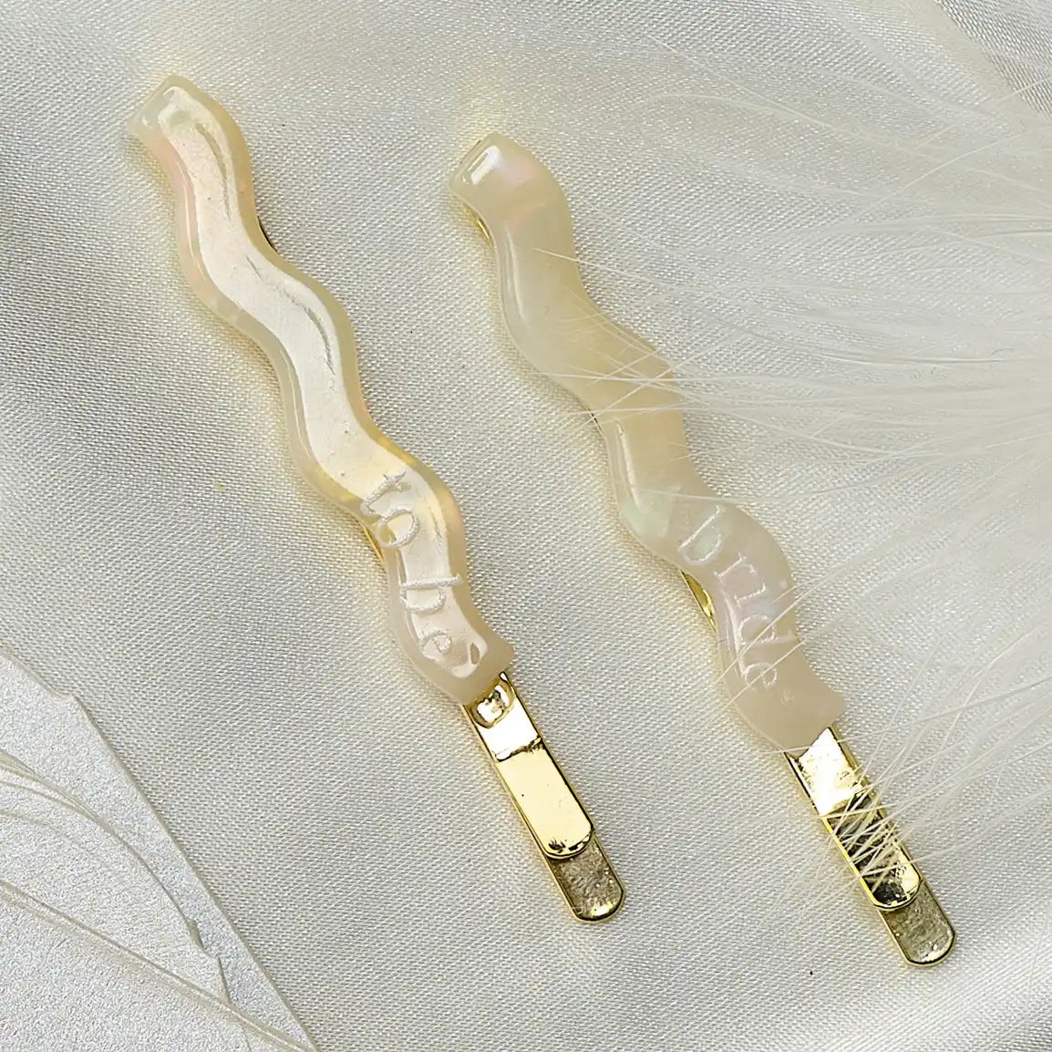 Wavy 'Bride to Be' Hair Slides