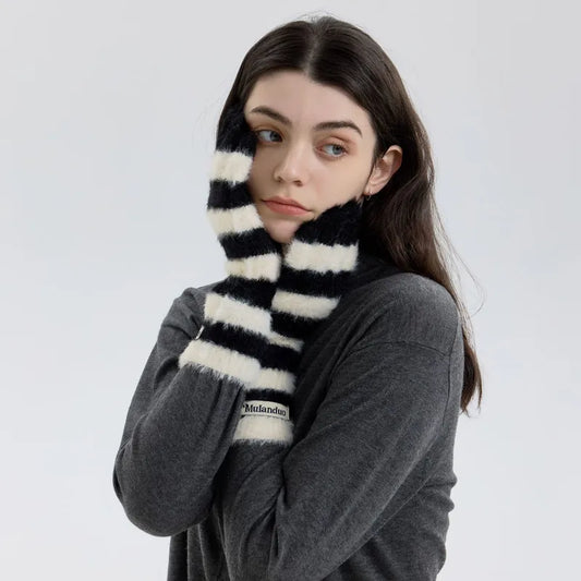 Striped Fuzzy Knitted Gloves - Black & White