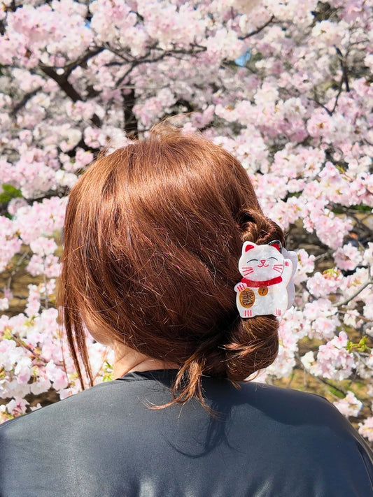 Solar Eclipse White Lucky Cat Claw Clip